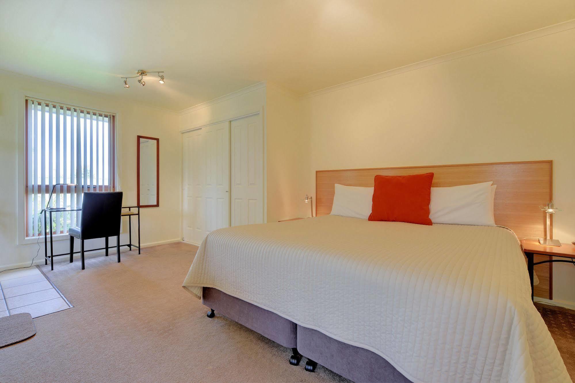 Aloft Boutique Accommodation Strahan Ngoại thất bức ảnh